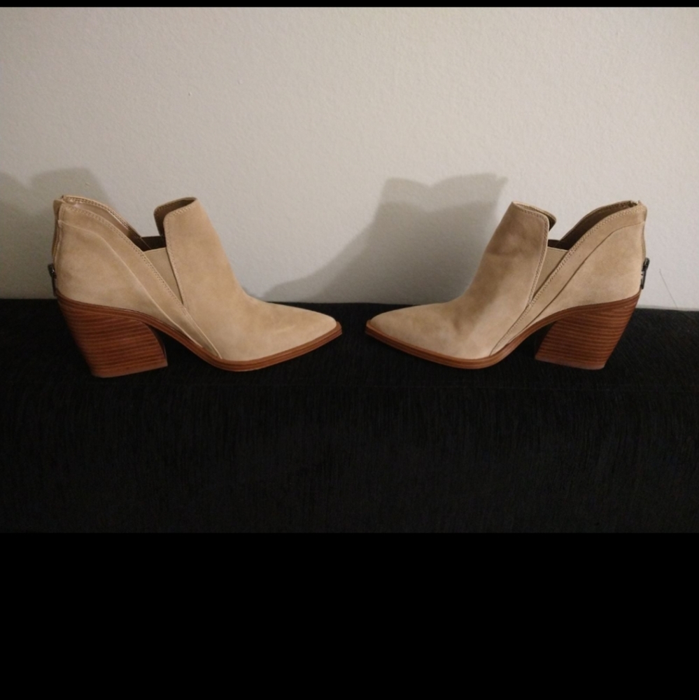 Vince Camuto Gradina women boots in Tortilla